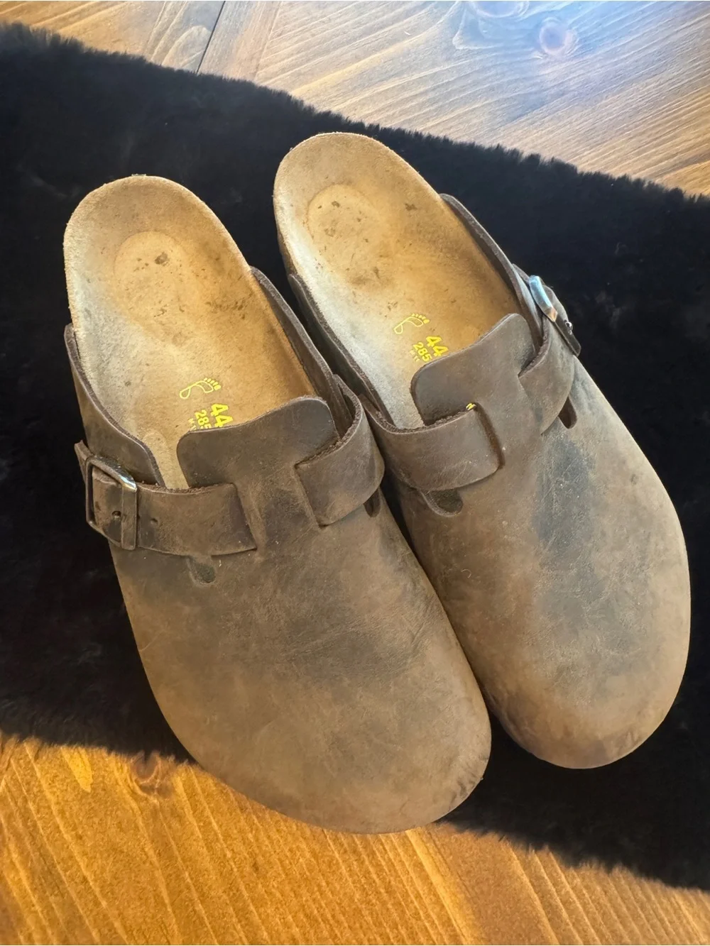 Men’s Birkenstock, Boston size 44. Nearly new